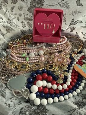 Jewelry Bundle: Vintage and modern pieces.